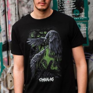 T-shirt corbeau représentant un combat de corbeaux